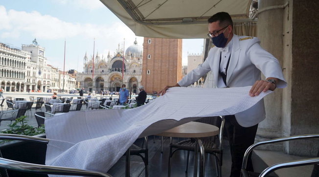 Coronavirus, crollano i prezzi degli hotel nelle città d’arte: a Venezia -22,2%